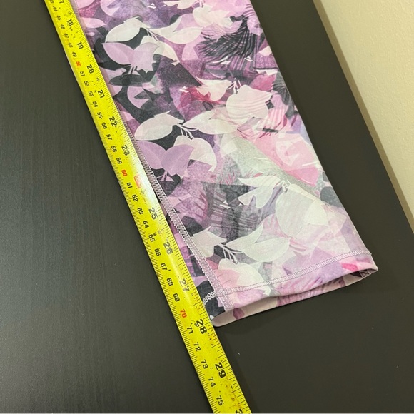 Duluth Trading NoGA Sculpting Vintage Fig Floral Legging - Picture 11 of 13